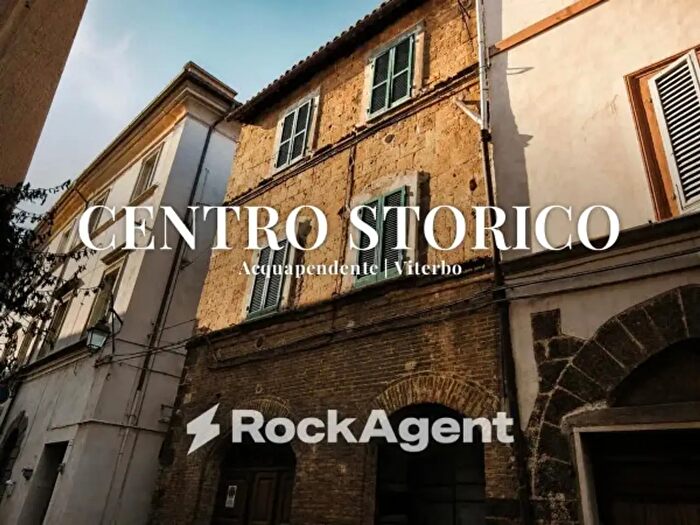 Appartamento con 5 locali in vendita in Via Roma, Acquapendente