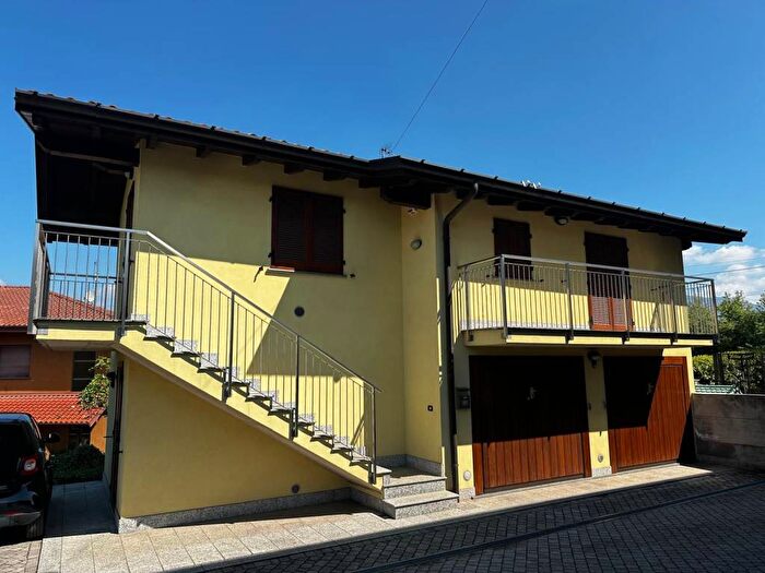 Appartamento bilocale in affitto in Via Campeggio, Bardello con Malgesso e Bregano