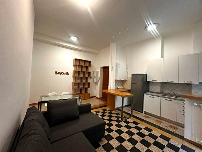 Appartamento trilocale in affitto in Piazza Giuseppe Grandi, Porta Vittoria, Milano