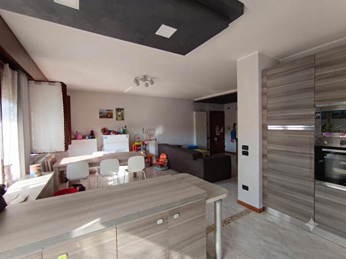 Appartamento quadrilocale in vendita in Centro, Lonigo
