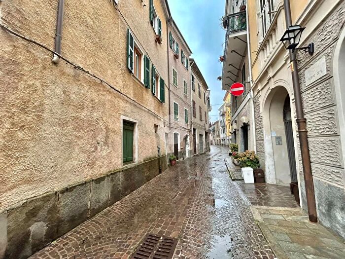 Appartamento bilocale in vendita in Via Paleologo, Altare