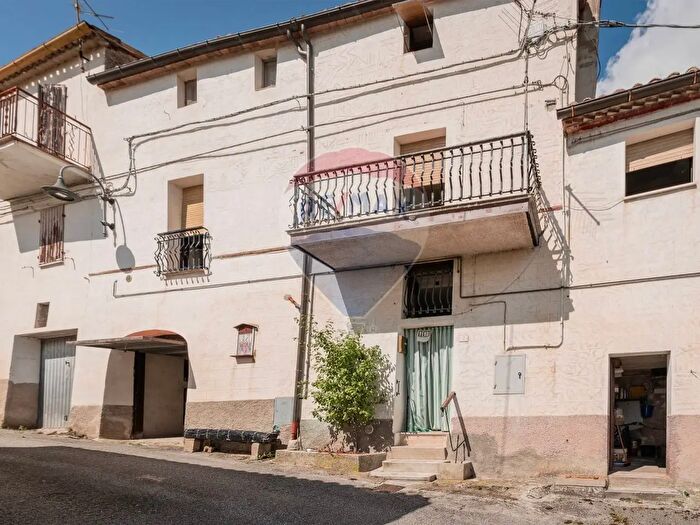 Casa con 8 locali in vendita in Contrada Villanova, Apiro