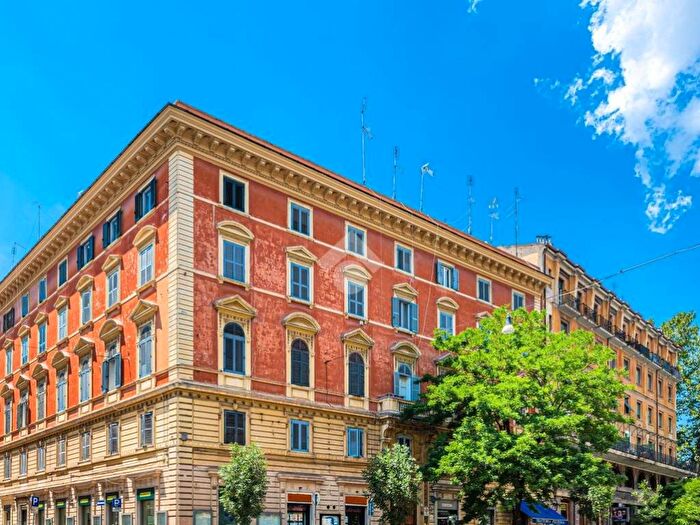 Appartamento trilocale in affitto in Via Leone IV, Cipro, Roma