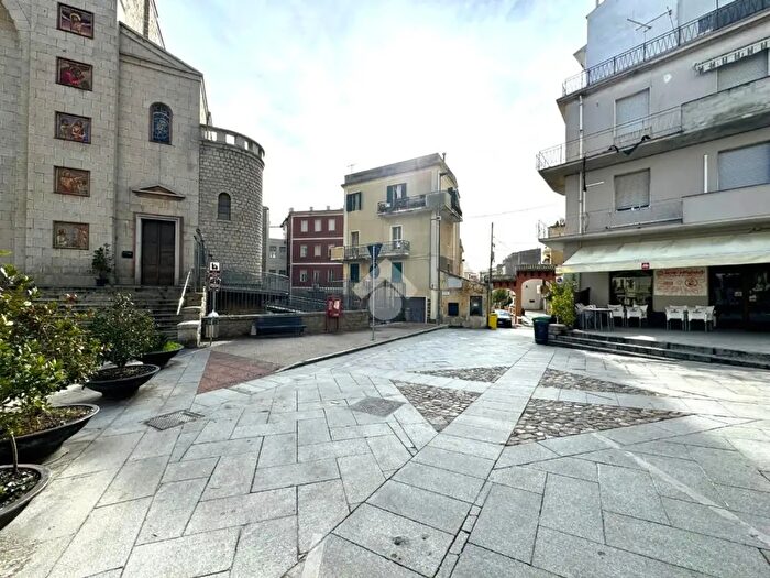 Appartamento quadrilocale in vendita in Via delle Grazie, Nuoro