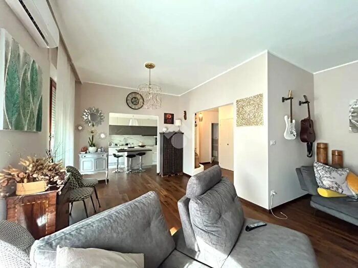 Appartamento con 5 locali in vendita in Via Angelo Orsini, Genova