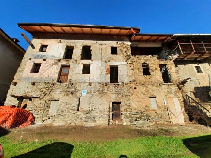 Casa con 6 locali in vendita in Borgata Gondini Superiori, San Germano Chisone