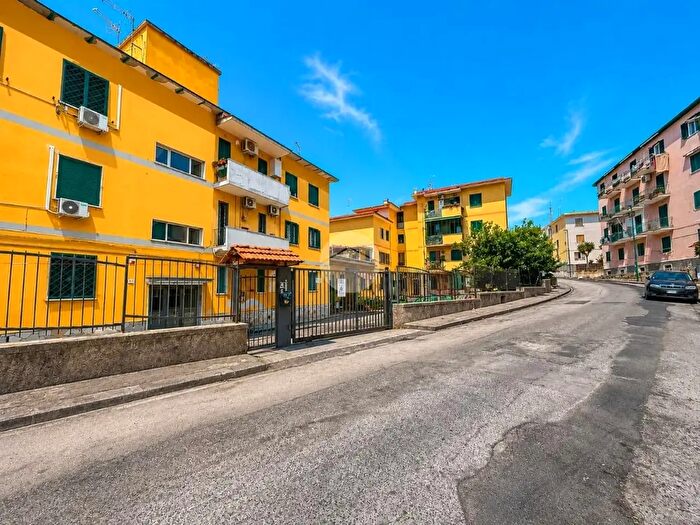Appartamento quadrilocale in vendita in Via Boezio, Napoli