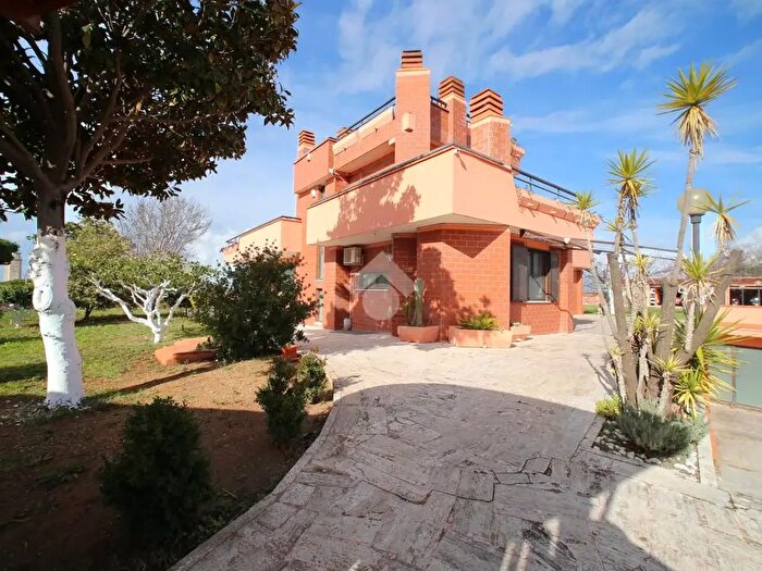 Casa con 5 locali in vendita in Via San Liborio, Civitavecchia