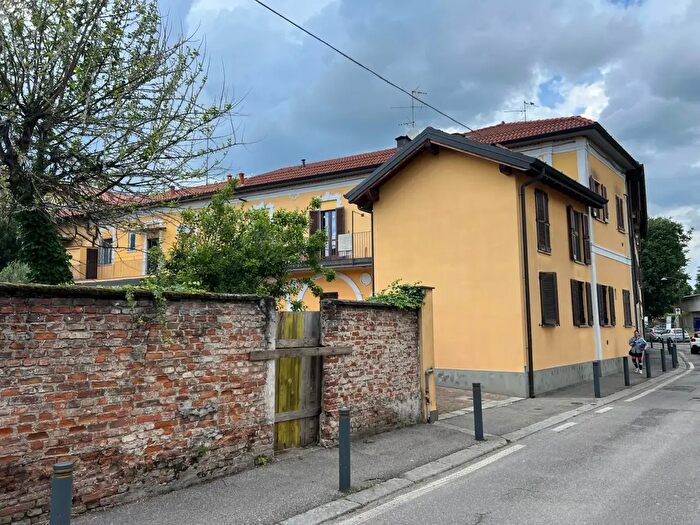 Appartamento trilocale in vendita in Via Pietro da Cernusco, Cernusco Sul Naviglio