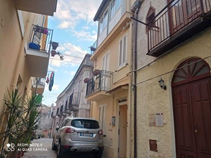 Casa quadrilocale in vendita in Via Millemagi, Furnari