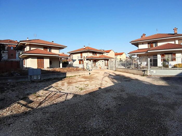 Casa con 6 locali in vendita in Via Racconigi Carmagnola, Carmagnola