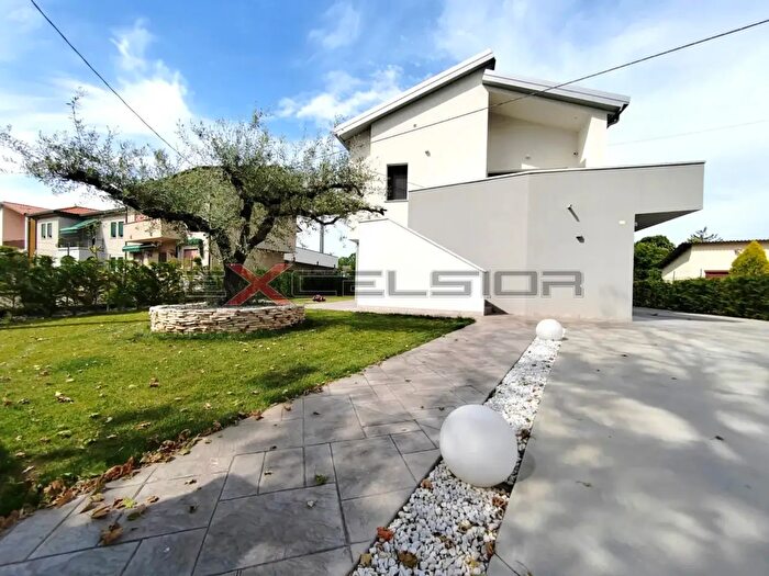 Casa con 6 locali in vendita in Via G Matteotti N Bis, Cavarzere