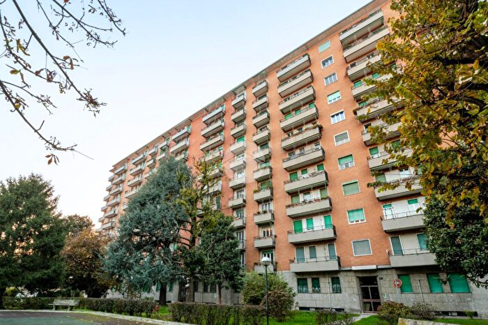 Appartamento trilocale in vendita in Via Giovanni Cimabue, Milano