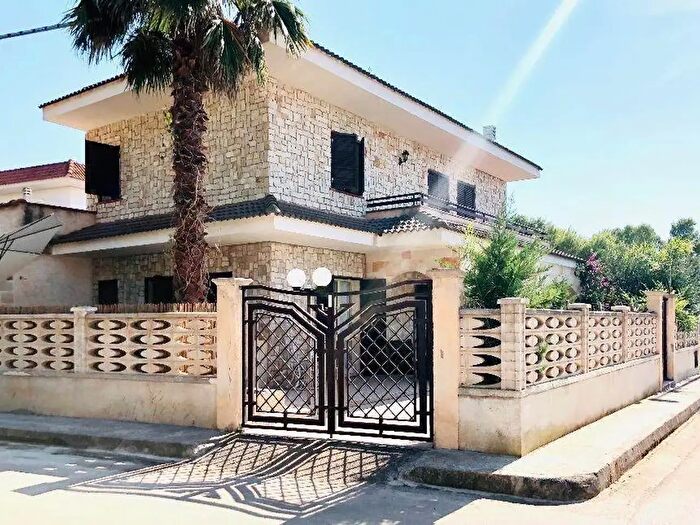 Casa con 5 locali in vendita in Nardo