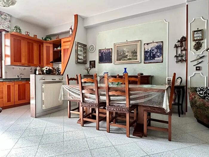 Appartamento trilocale in vendita in Viale San Francesco dAssisi, Giugliano In Campania