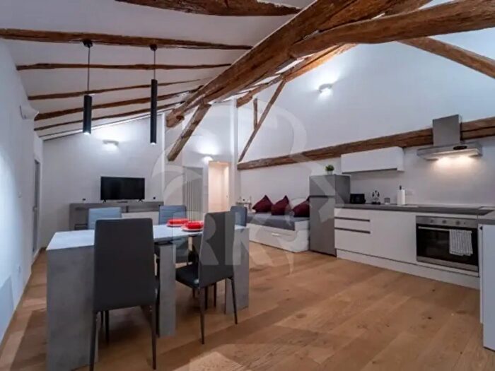 Appartamento trilocale in vendita in Via Santo Stefano, Bologna