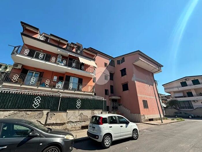 Appartamento quadrilocale in vendita in Via Raimondo Sorrentino, Acerra