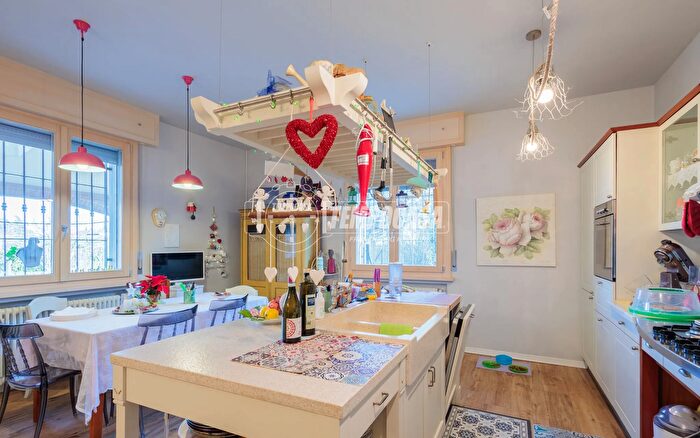 Appartamento quadrilocale in vendita in Via Nazionale Ozzano Taro, Collecchio