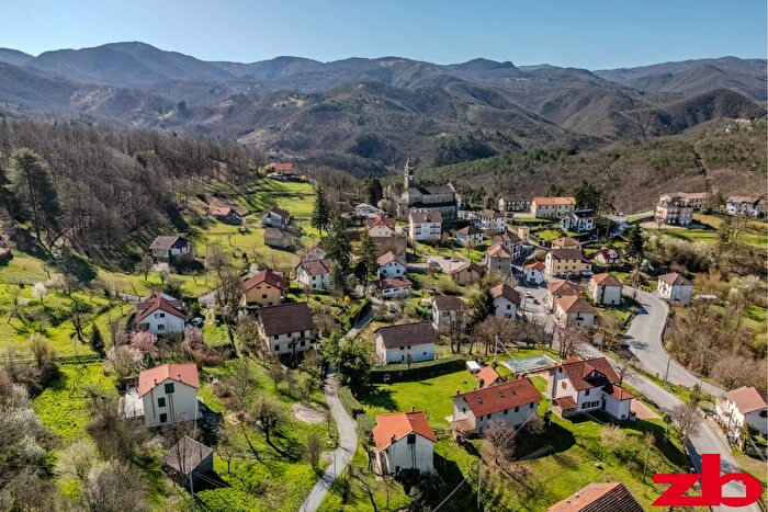Casa con 13 locali in vendita in Via Guglielmo Marconi, Tiglieto
