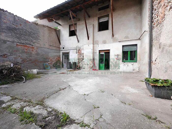 Casa quadrilocale in vendita in Pumenengo