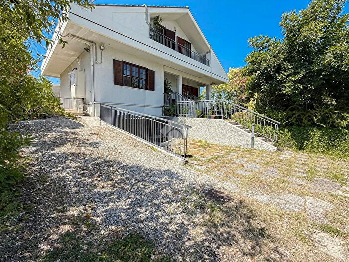 Casa con 5 locali in vendita in Via Filippo Molino, Chieti