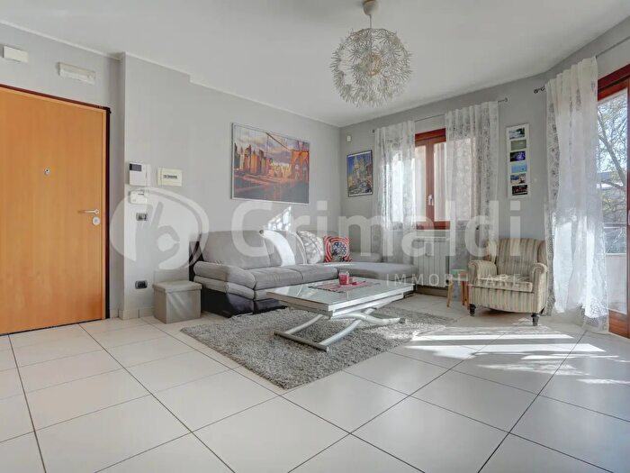 Appartamento con 5 locali in vendita in Via Monte Acuto, Latina