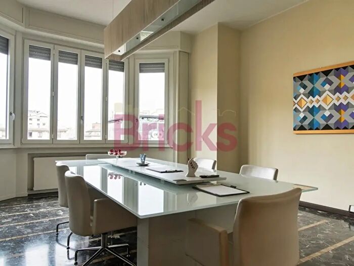 Casa con 6 locali in affitto in Piazza V Giornate, Milano