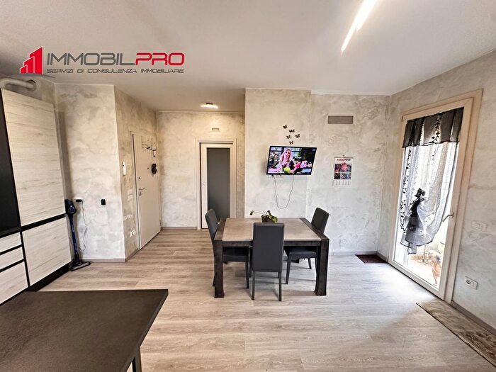 Appartamento quadrilocale in vendita in Via Roma, Schiavon