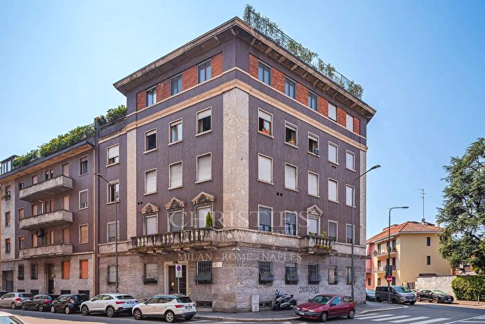 Appartamento trilocale in vendita in Via Costanza, Milano