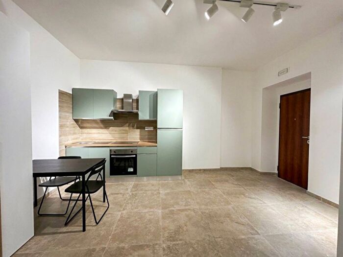 Appartamento monolocale in affitto in vico pacella ai miracoli, Sanità, Napoli