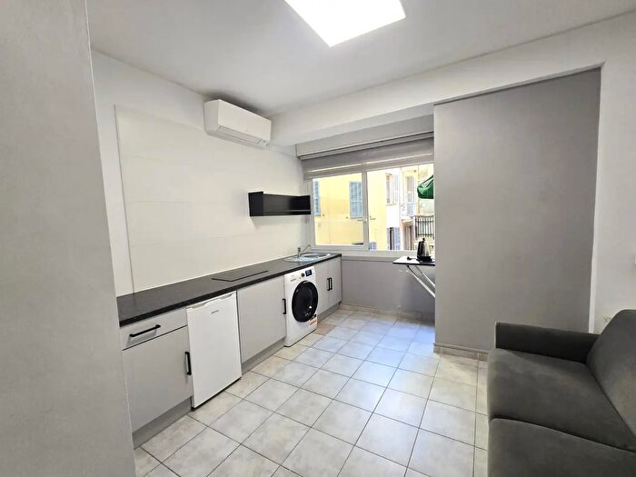 Appartamento bilocale in vendita in Passeggiata G Oberdan, Ventimiglia