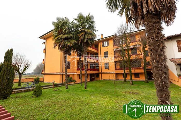 Appartamento trilocale in vendita in Via Ferravilla, Castelleone