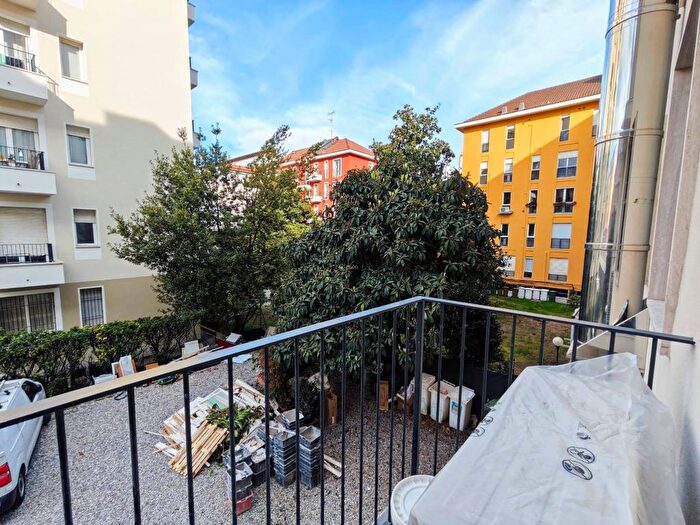 Appartamento quadrilocale in affitto in Via Antonio Fogazzaro, Montenero, Milano