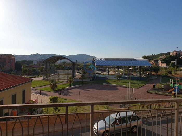Appartamento quadrilocale in affitto in Catanzaro Lido, Catanzaro