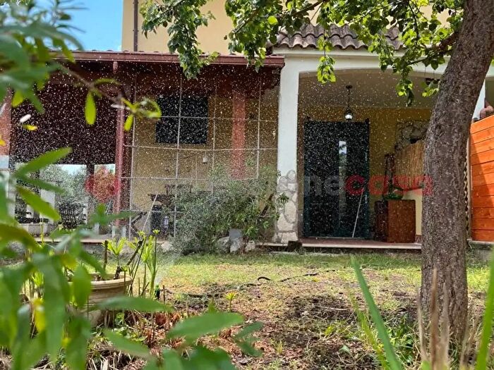 Casa con 5 locali in vendita in Via Isole dei Ciclopi, Roma