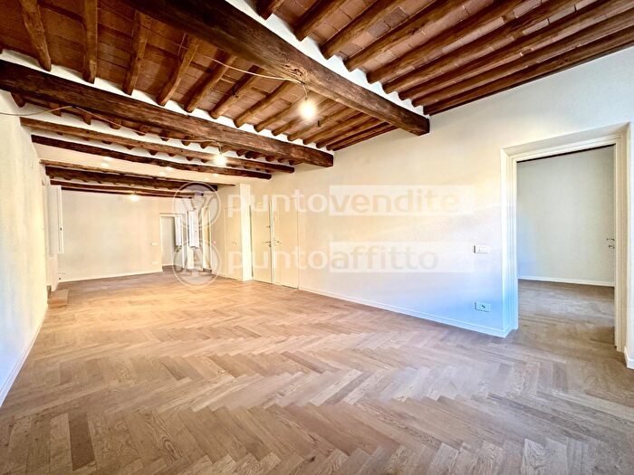 Appartamento con 7 locali in vendita in Orte Campa, Lucca