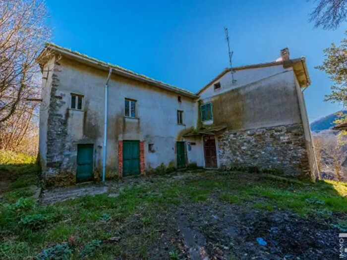 Casa con 6 locali in vendita in Via Vercalda, Fosdinovo