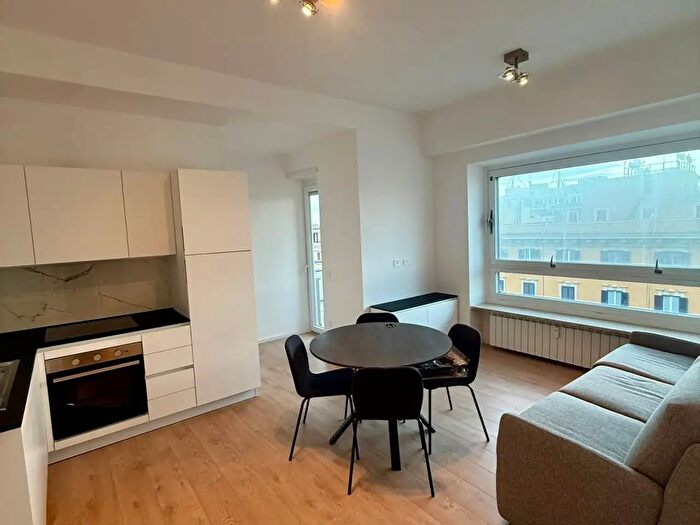 Appartamento trilocale in affitto in Via Oslavia, Roma