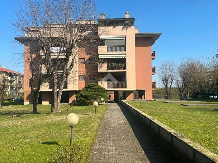 Appartamento quadrilocale in vendita in Via Giovanni Amendola, Pavia