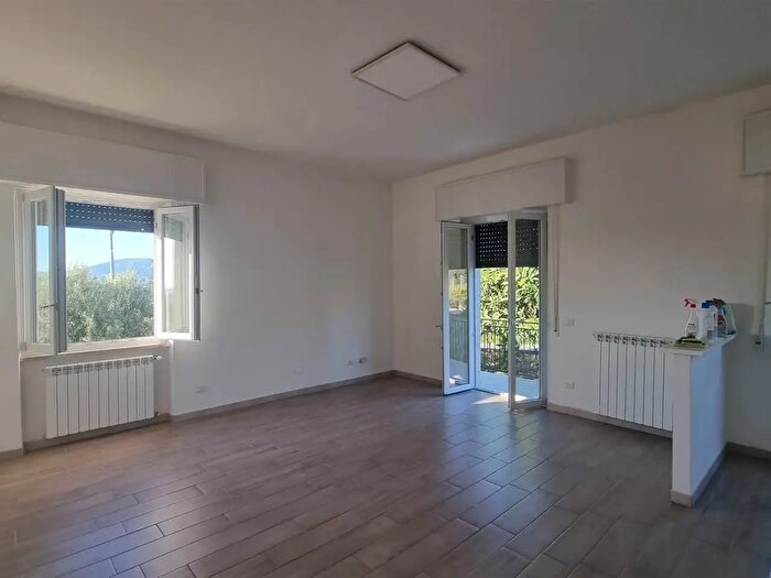 Casa trilocale in affitto in Via Rusciano, Selci