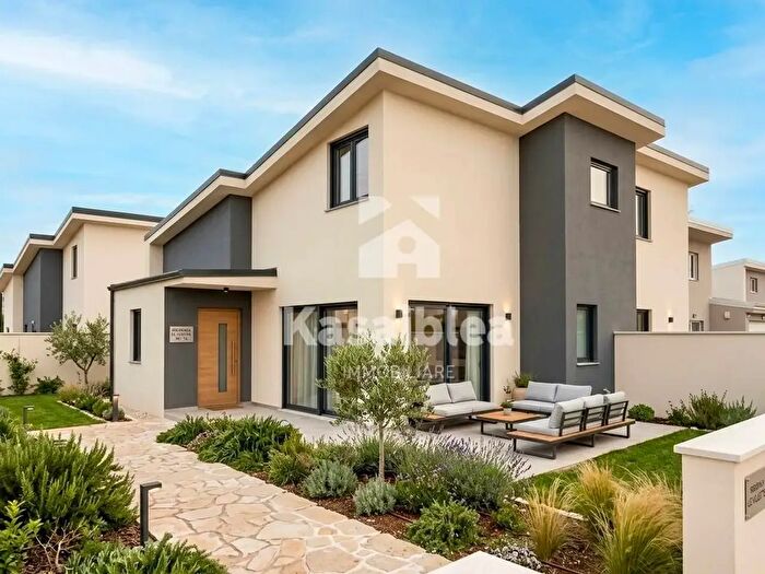 Casa con 6 locali in vendita in Via Africa, Ragusa