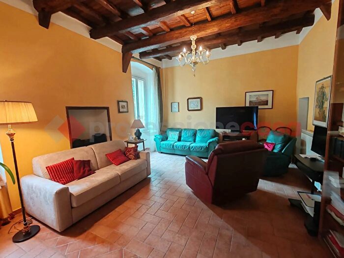 Appartamento trilocale in vendita in Via Aurelio Saffi, Spoleto