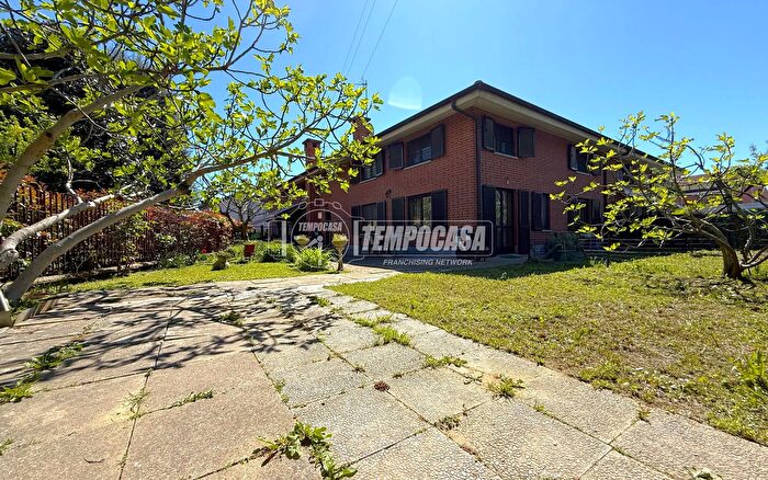 Appartamento con 5 locali in vendita in Via Guido Gozzano, Nichelino