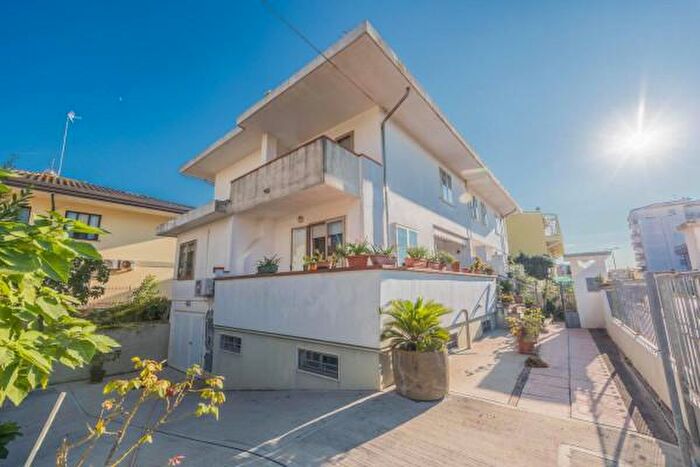 Casa con 5 locali in vendita in Viale Ionio, Chioggia