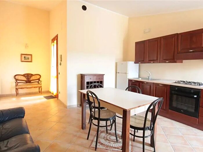 Appartamento trilocale in affitto in Via Puglia, San Giovanni La Punta