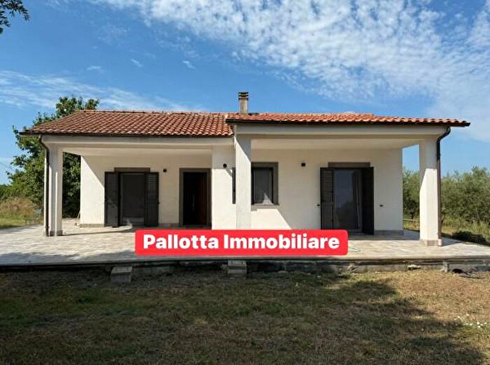 Casa quadrilocale in vendita in Località Truscione, Ischia Di Castro