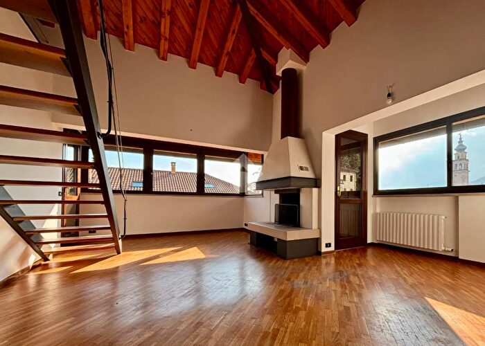 Appartamento quadrilocale in vendita in Via Piva, Valdobbiadene