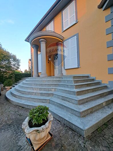 Casa con 18 locali in vendita in Via Casalnoceto, Voghera