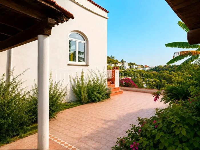 Casa trilocale in vendita in Via Casale, Barano D'Ischia