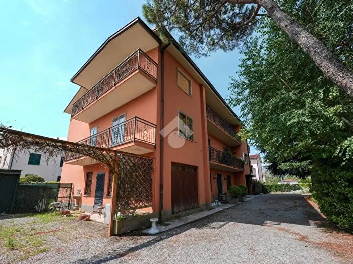 Appartamento trilocale in vendita in Via F Turati, Merone
